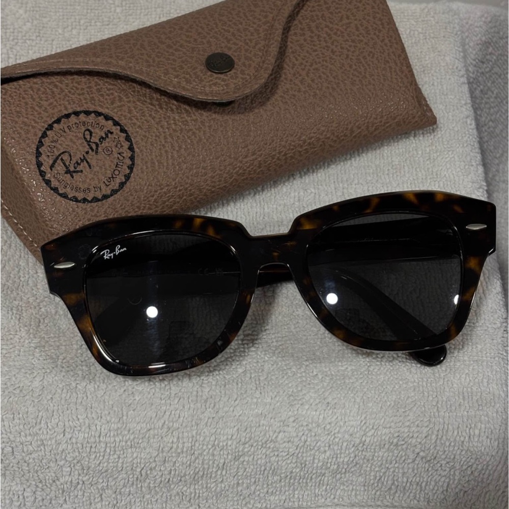 Ray-Ban Classic Tortoise Sunglasses